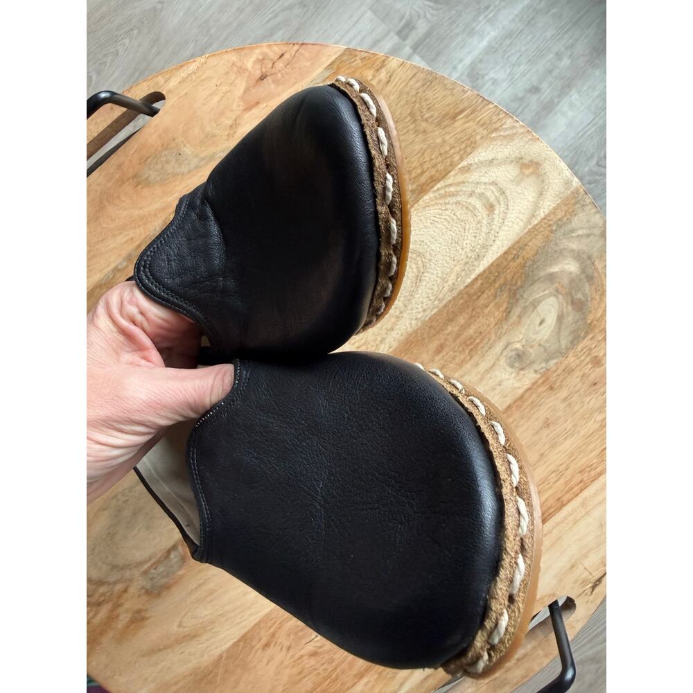 KISA Made By Hand Women's black leather slip on shoe, size 27, NEW - Picture 7 of 10